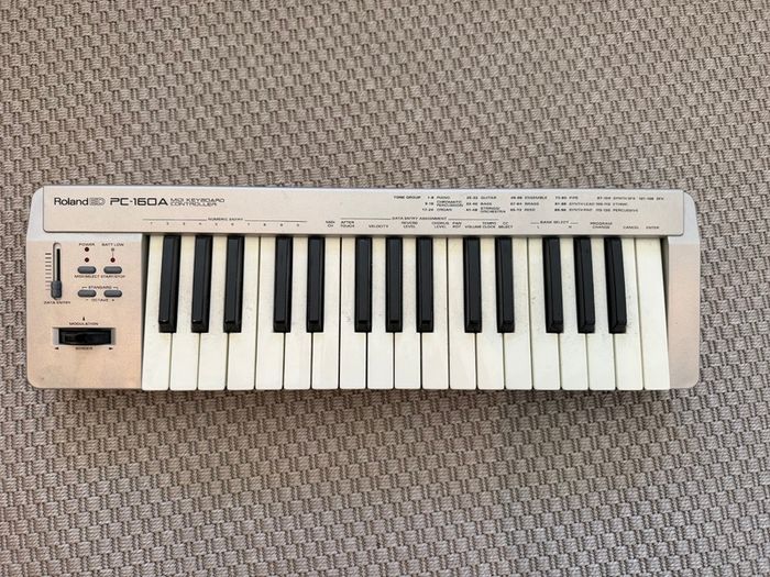 Roland Midi Keyboard PC-160A