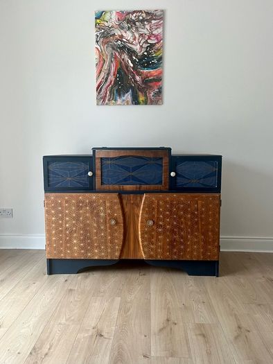 SALE!Stunning Vintage Cocktail Cabinet/Drinks Cabinet/ Sideboard