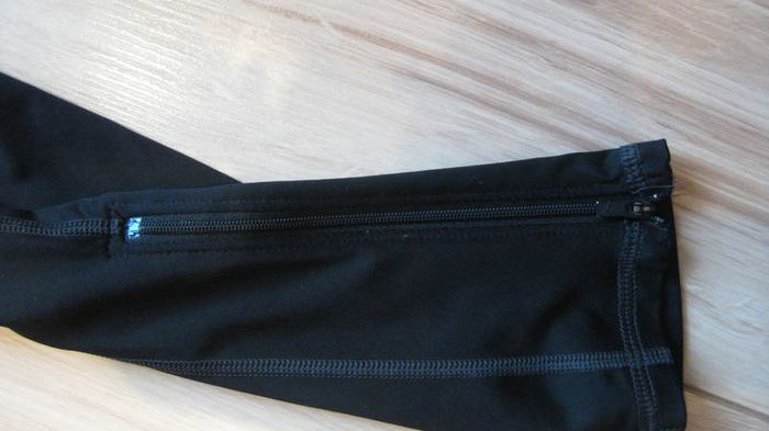 Black Puma ladies sportswear  bottoms size 6-8/extra small