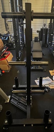 Weight plate storage tree with wheels