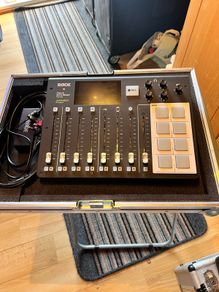 RodeCaster Pro