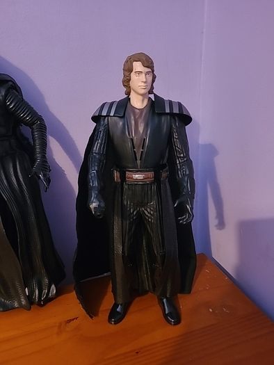 Kylo Ren and Anakin action figures