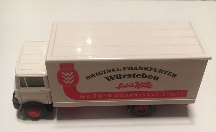 Praline 1/87 Mercedes LP 809 truck