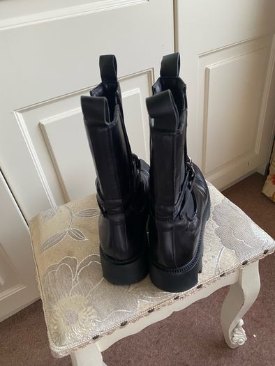 Carl Scarpa mid calf black leather boot size 8