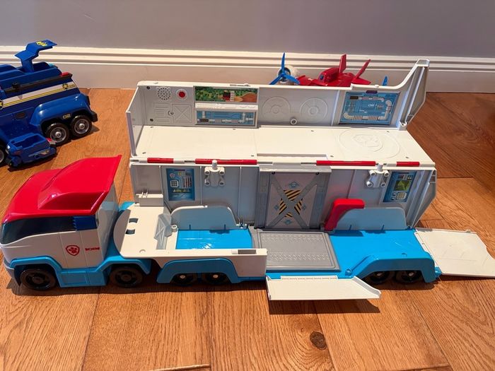Paw Patrol bundle(Tower,  Vehicles and characters)