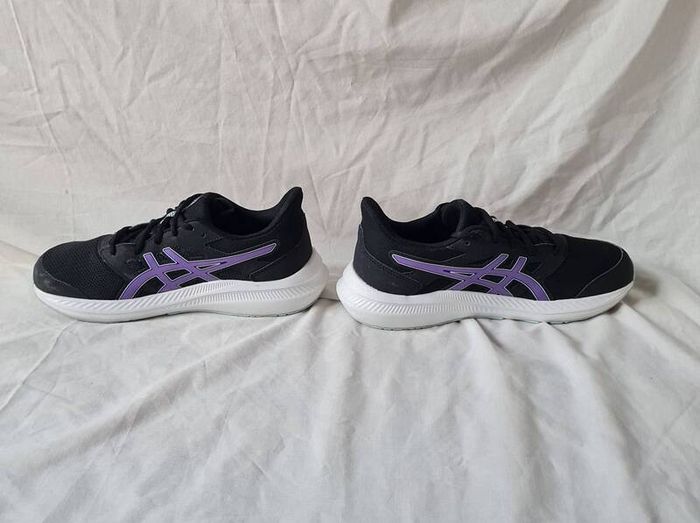asics jolt 4 Size 5.5 eu 39.5 black In like new condition