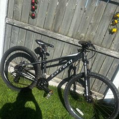 Carrera vengeance bike
