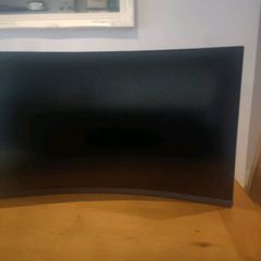 LG Ultra Gear 31.5 inch curved screen