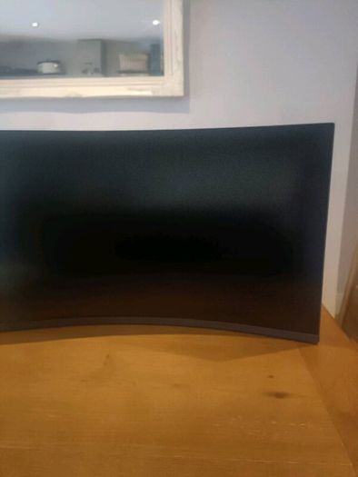 LG Ultra Gear 31.5 inch curved screen