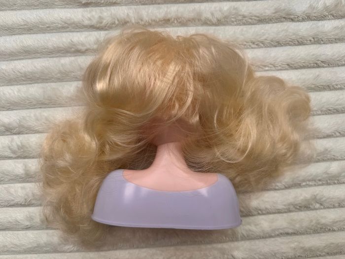 Disney Frozen Elsa Styling Head Used approx. 20 cm. Please see photos