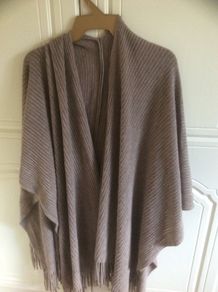 Selection wraps / Ponchos