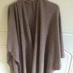 Selection wraps / Ponchos