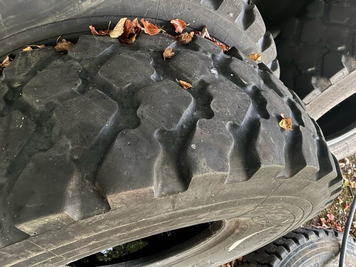 Tyres 1400 R 20 Tyres