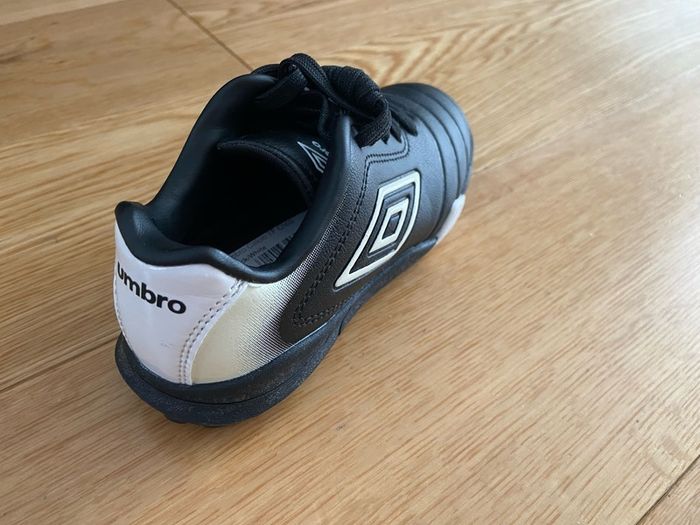Umbro Calcio kids football shoes