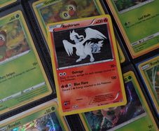Reshiram ! Promo ! Holo ! Black and White Era ! 2011 ! Pokemon Card !