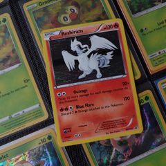 Reshiram ! Promo ! Holo ! Black and White Era ! 2011 ! Pokemon Card !