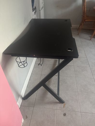 Gaming desk