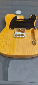 Telecaster butterscotch 52 black guard body