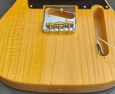 Telecaster butterscotch 52 black guard body