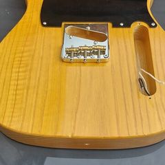 Telecaster butterscotch 52 black guard body