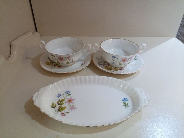 Richmond Bone China Soup Coupes & Saucers Set 'Wild Anemone'