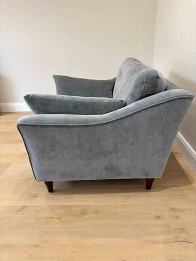 Chair - Snuggle Chair