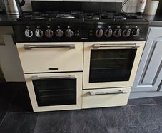 Leisure Cuisinemaster 100 dual-fuel/gas range cooker