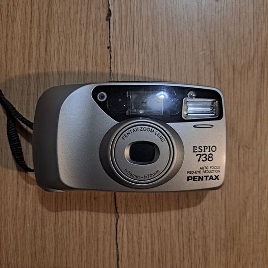 pentax ESPIO 738 Auto focus red eye reduction camera
