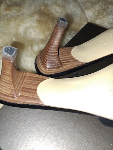 Vintage Gucci Black Leather Buckle Heel
