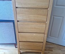 Tallboy / chest of drawers