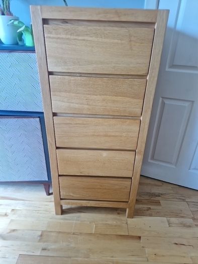 Tallboy / chest of drawers