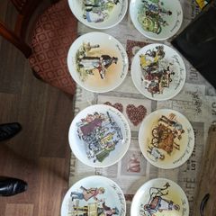 8 Beautiful Old Wedgwood Collectors Decorative Hanging Plates Price is for 1 Postage Available