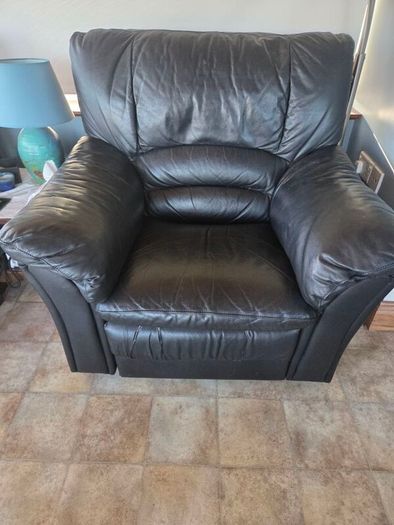 Leather 2 Seator Reclining Couch and 2 Armchairs