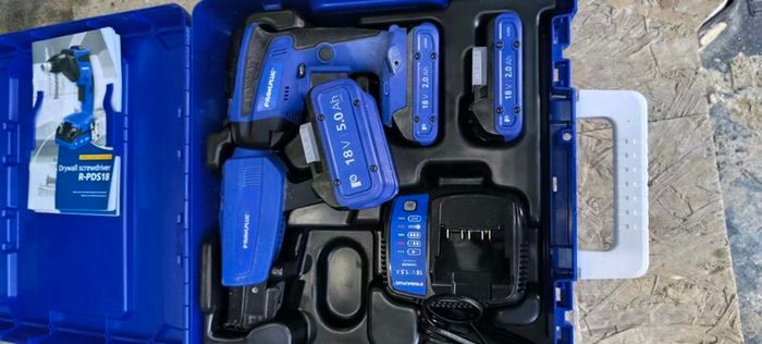 Rawlplug drywall screw gun 3 batteries