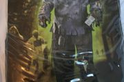 Complete Zombie Costume: Size Medium Age 8 - 10 Years