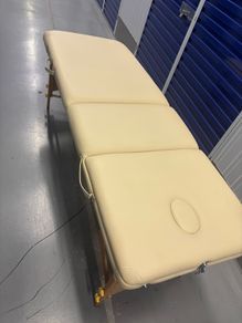 massage table