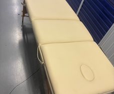 massage table