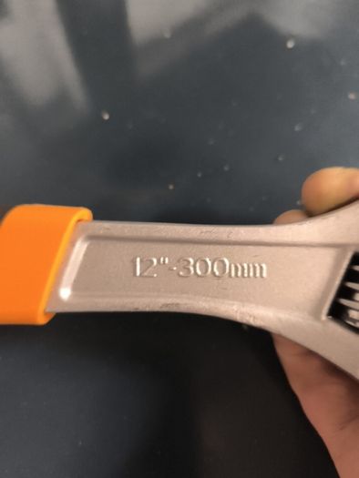 Adjustable spanner