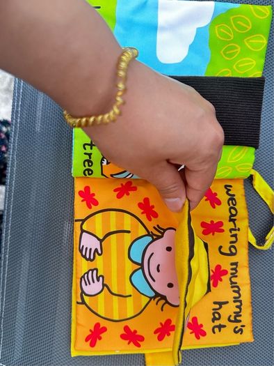 jollybaby soft book Brand New Hide Seek