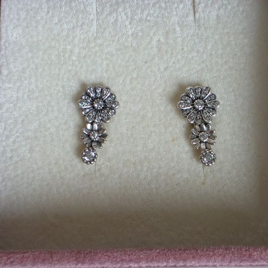 Pandora sparkly Daisy Flower stud earrings very good condition hallmarked