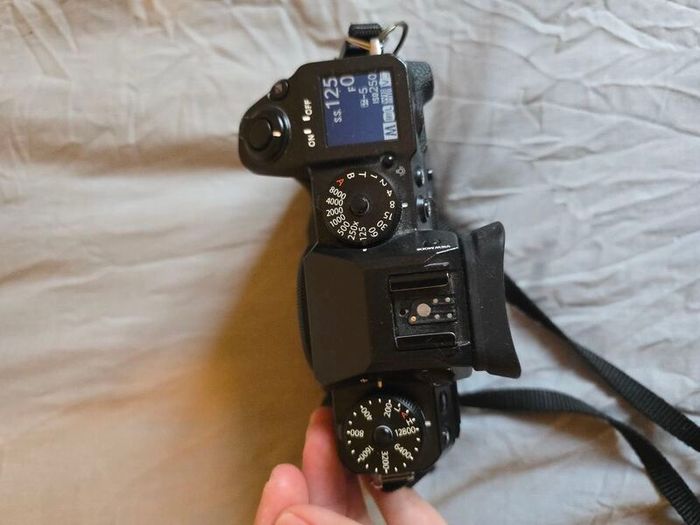 Fujifilm X-H1, grip and lenses