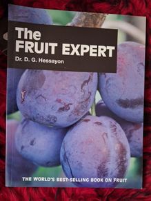 The Fruit Expert / Dr. D. G. Hessayon / 2006