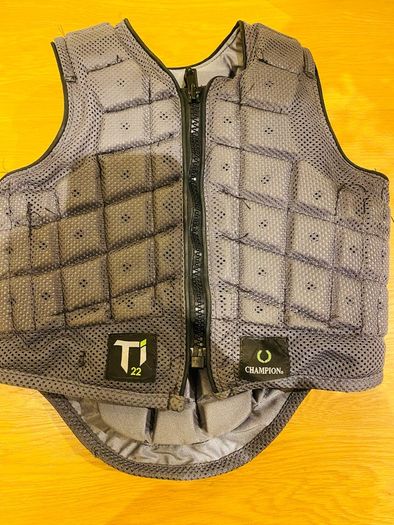 Body protector - Titanium by Champion - Size XSC