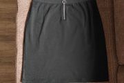 NEW Look black mini skirt with the front zipper, size 8