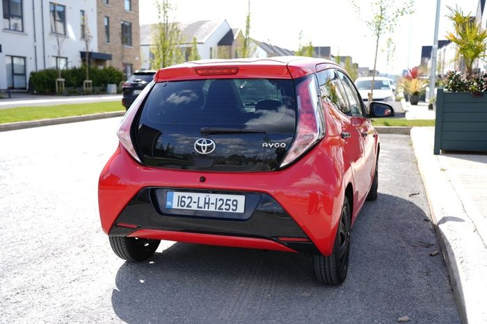 2016 Toyota Aygo x-play 1.0L