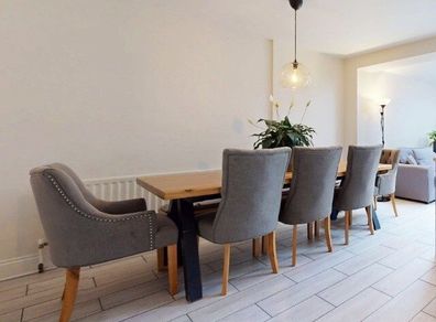 Nice Diner table with 5 chairs and bench