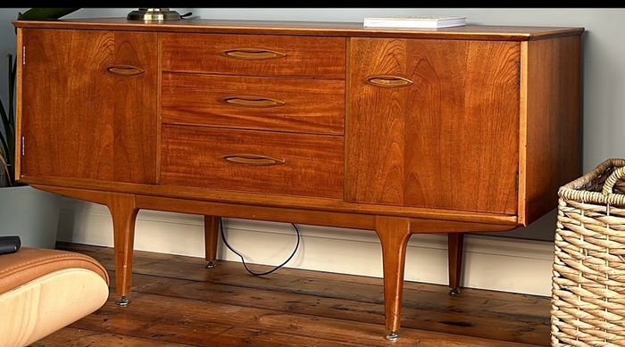 Mid century furniture sideboard / cabinet