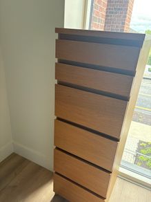 chest of drawers