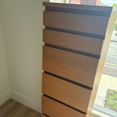 chest of drawers
