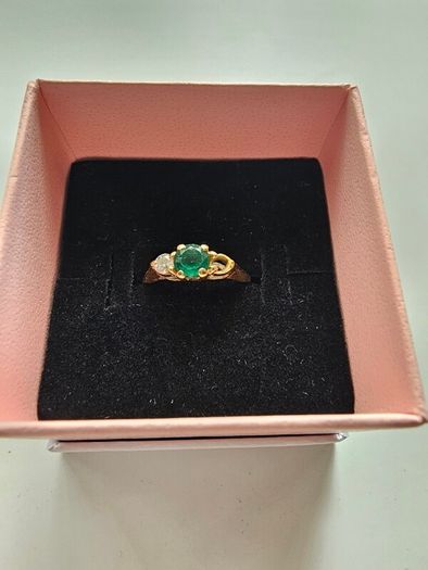 18ct Gold Emerald And Diamond Ring